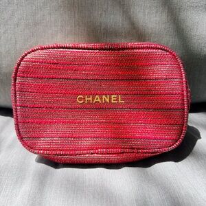 ✨Chanel VIP Holiday Red Tweed Makeup Pouch